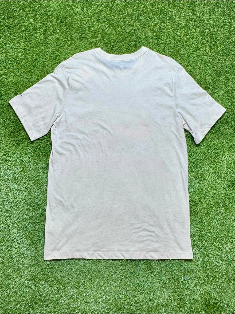 Nike Sportswear The Nike Tee Graphic Print Men’s T-Shirt Large Tall Beige NWT